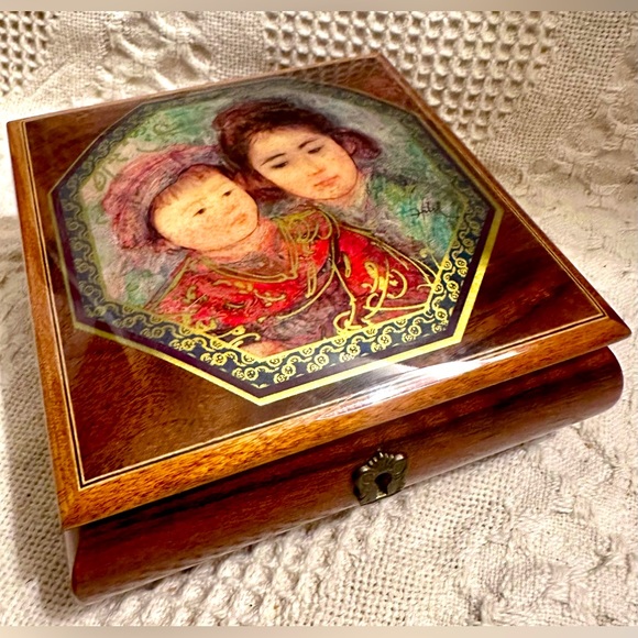 Vtg Edna Hibel Jewelry Music Box Mother&Child Art On Reuge🤚🏽made Italy Signed - Picture 1 of 15